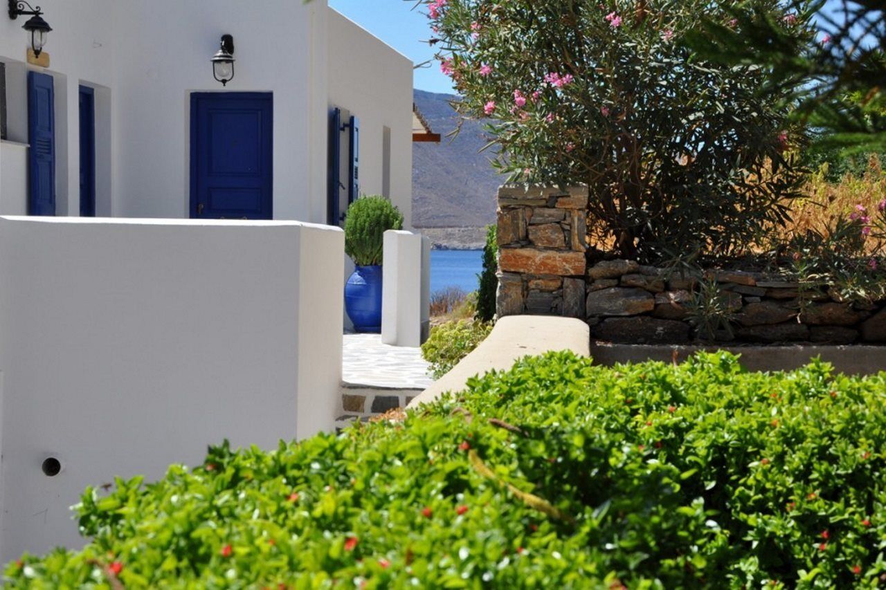 Levrossos Beach Apartments Eksteriør billede